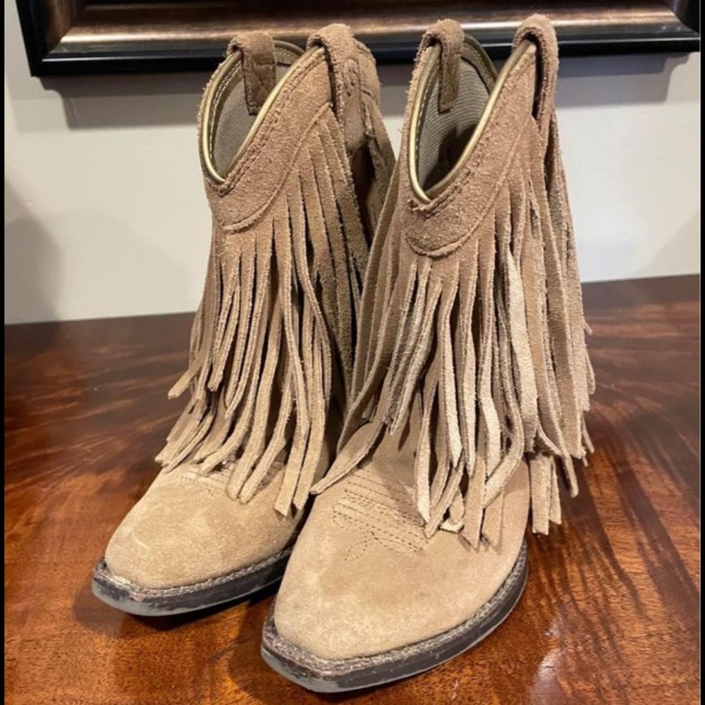 Toddler size 8.5 Cowboy boots
